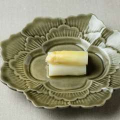 『ホワイトアスパラガスのおひたし』