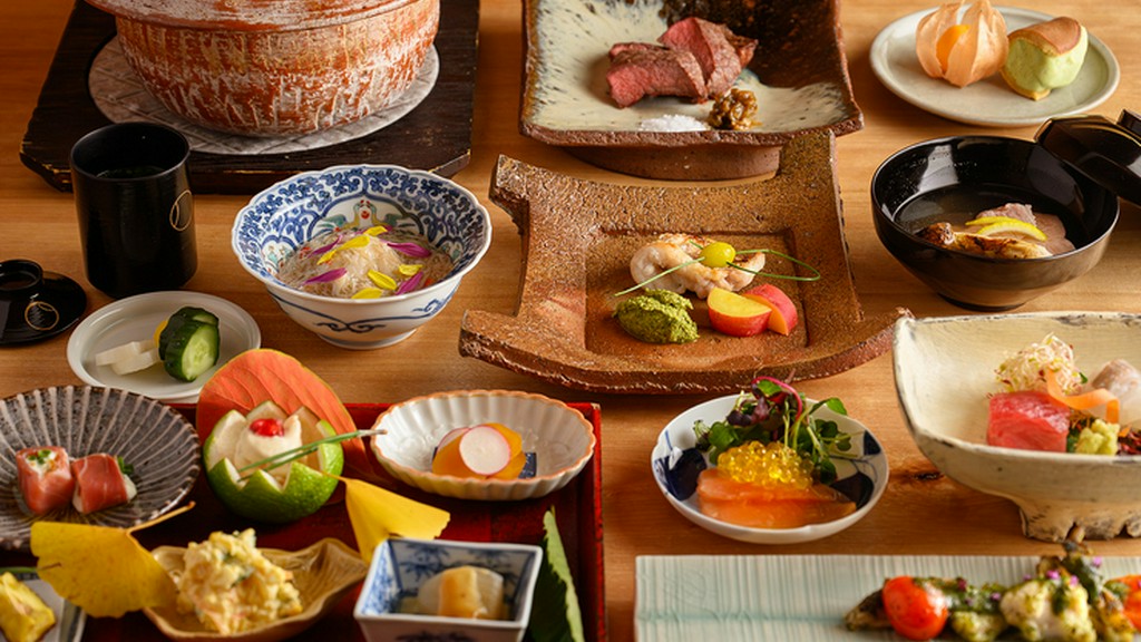 旬の美味を五感で愛でる少量多皿の『季節のおまかせコース』