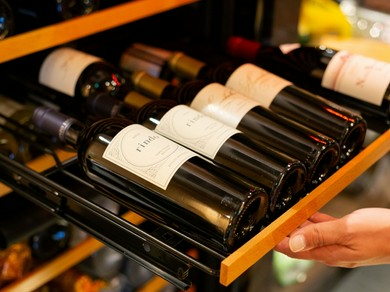 鉄板焼きとの相性の良いワインをラインナップ