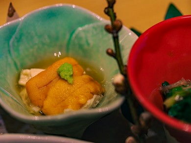 季節の食材と美酒で至福を紡ぐ、ペアリングコースを提供