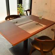 二人でゆっくり会話を楽しみながらソムリエの提案するワインと神戸牛を堪能してみてはいかが？ソムリエが選んだワインは、神戸牛の味わいをさらに際立たせ、今日の食事が忘れがたい思い出の一つとなるでしょう。