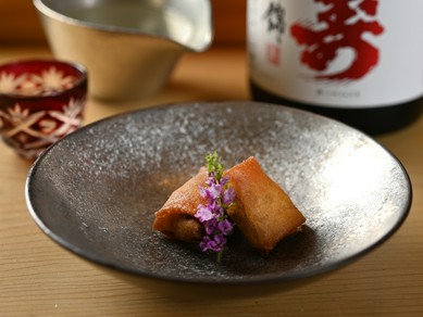 希少な銘柄もお目見え。日本酒やワインで料理をさらに味わい深く