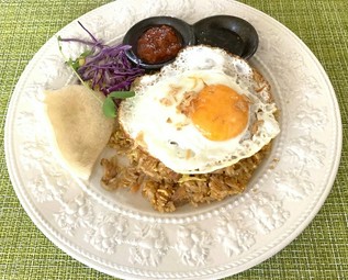 ナシゴレンチキン オリジナルソース添え