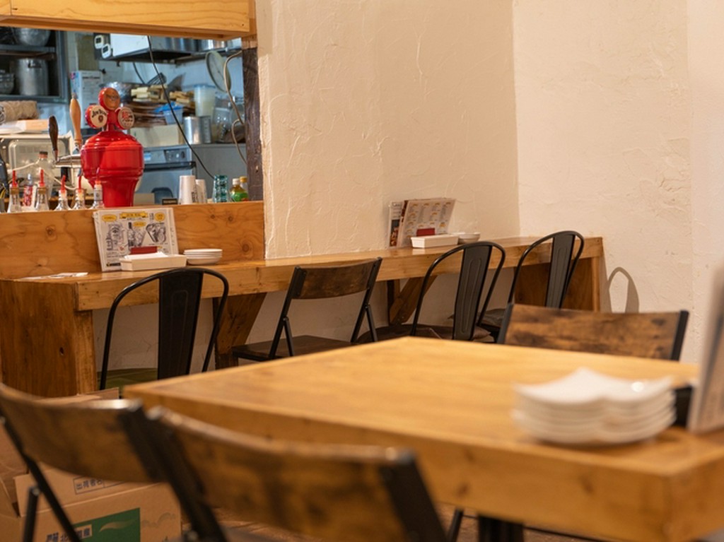 すすきの駅・豊水すすきの駅前。大人のデートにも最適