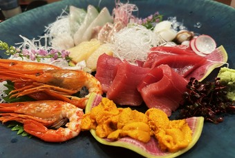 海の幸を満喫。厳選したオススメ旬魚の盛り合わせ『お造り盛り合わせ（一人前）』