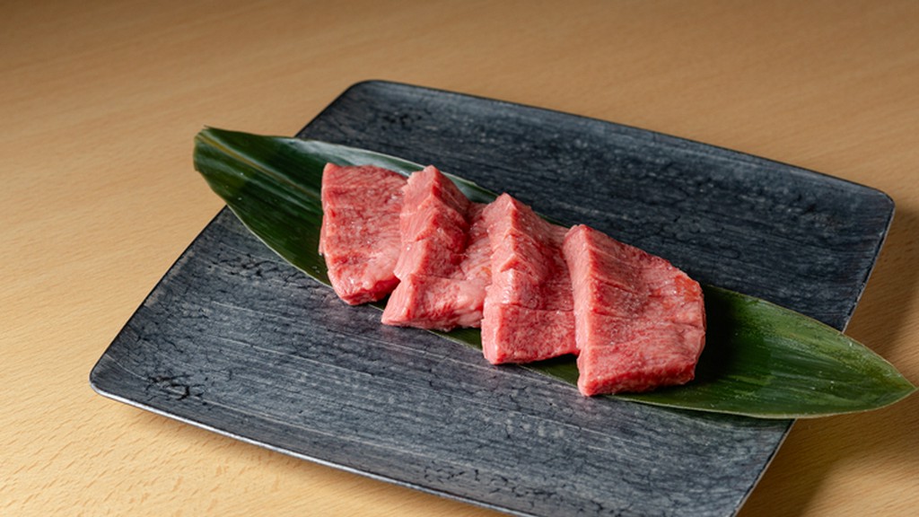 神保町駅3分。『厚切り牛たん』や上質なお肉を七輪焼肉で堪能