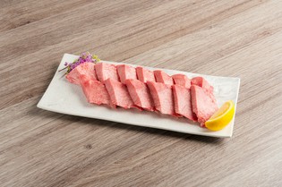 生牛タン