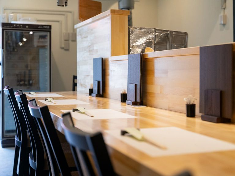 お一人様ランチもOK。一人でも入りやすいカウンター席