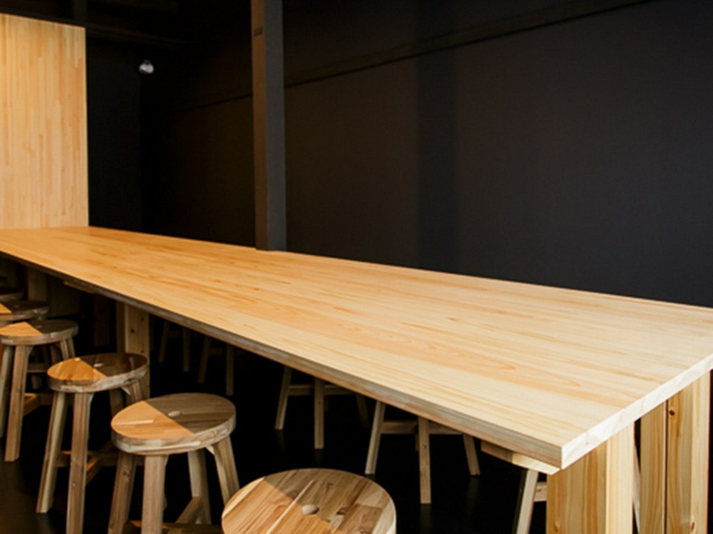 2Fのテーブル席は最大16名様までご利用可能