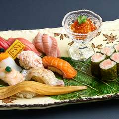 赤酢のシャリで握る江戸前鮨