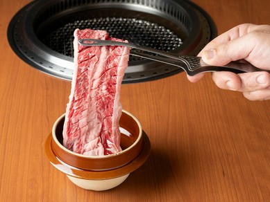 香ばしい和牛の香りに包まれて過ごす、贅沢なデート時間