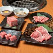黒毛和牛11品をはじめ、国産牛やホルモンも楽しめる充実のコースです。全81品が食べ放題で、飲み放題の追加も可能。味・量・種類のバランスがよく、グループ利用にも最適です。