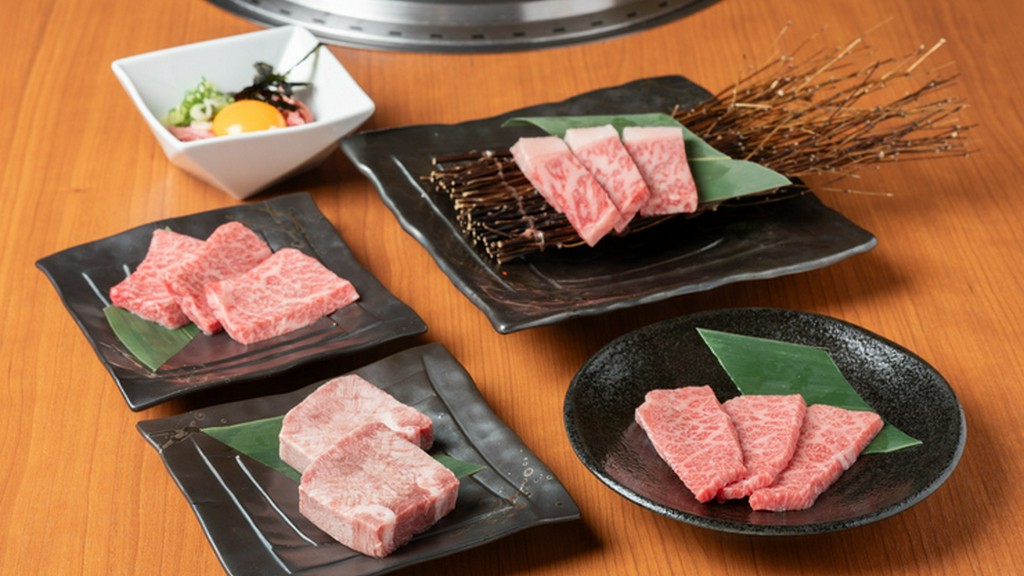 サーロインからユッケまで。豪華ラインナップで和牛を満喫できる『プレミアムコース』