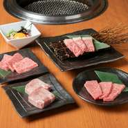 黒毛和牛14品に加え、銘柄牛サーロインやローストユッケまで味わえる贅沢なコースです。全86品が食べ放題で、飲み放題の追加も可能。特別な日や大人数の宴会にぴったりの豪華内容です。