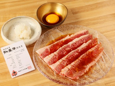 個室での会食や、カウンターでのカジュアルな接待にも活躍