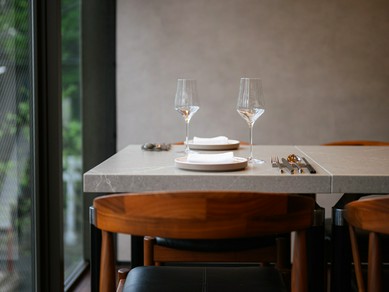 行き届いた接客でフードもドリンクも多彩な選択肢をご用意