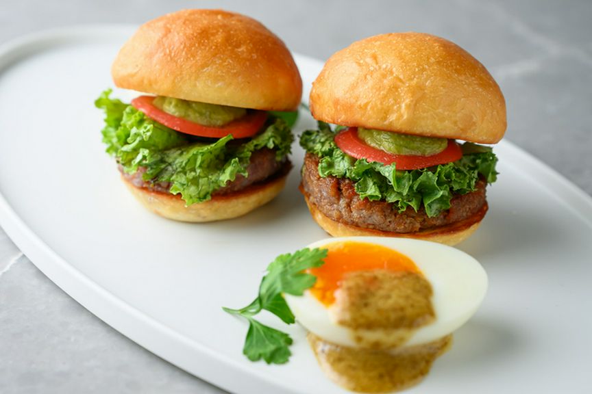 本鮪の照り焼きスライダー特製ウフマヨを添えて (2 個)