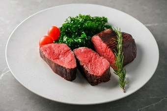 和牛フィレ ローストビーフ "ステーキカット"