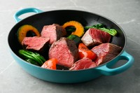 "サーフ・アンド・ターフ" 近海本鮪とアルゼンチン牛リブロースのグリル盛り合わせ