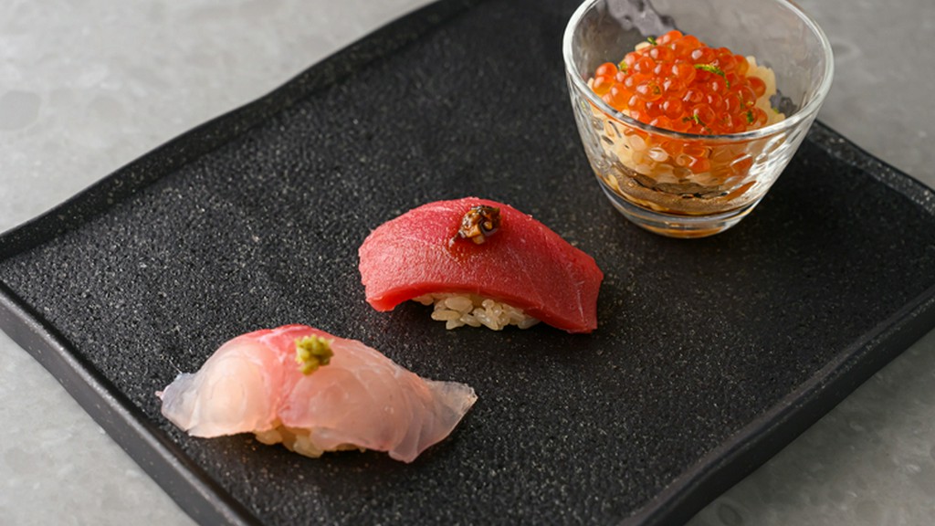 鮨三種 近海本鮪、漁港直送の白身、自家製いくら