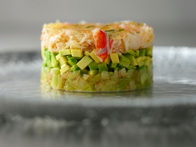 柑橘のジュレ、毛蟹、アボカド、茄子の四重奏