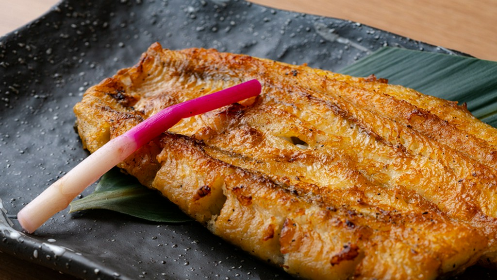 愛知三河の国産うなぎを熟練の職人が焼き上げる