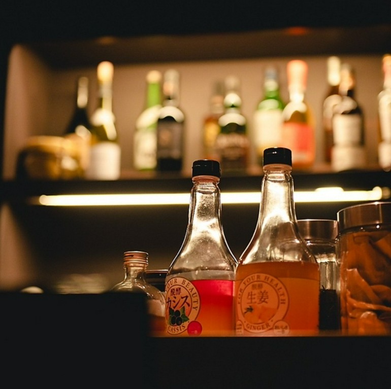 店主のこだわりの銘酒がずらり並ぶ『セミセルフ形式の飲み放題』