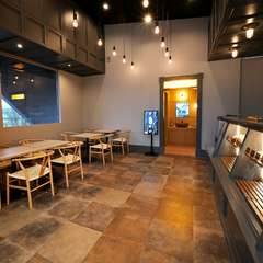 落ち着いた雰囲気の店内は女子会利用も歓迎