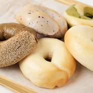 お店こだわりのパン・ベーグルをテイクアウト