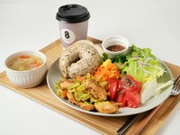 単品1350円 ドリンクセット1700円 デザートセット2100円