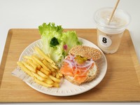 単品880円 ドリンクセット1360円 デザートセット1760円