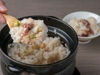 季節の味覚が凝縮された、心も体も温まる絶品『釜めし』