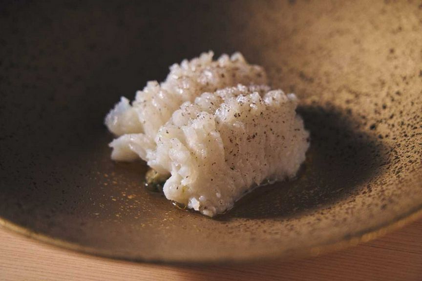 『ハモ、梅肉と軽く燻製にした茄子』