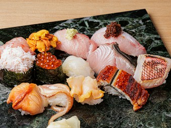 和の美味の宝庫！ドラマチックな食体験が叶う『本日の寿司会席』