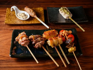 炭薪 焼き鳥 火乃香 池袋東口/東池袋/焼鳥・串焼き 料理人 高橋 将浩 氏 | ヒトサラ