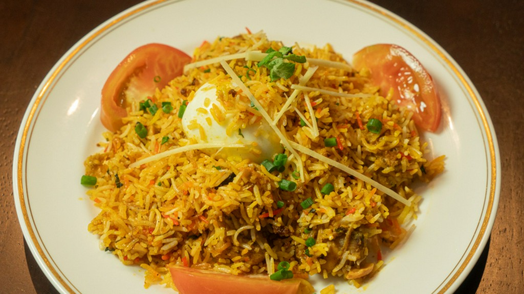 インドの豊かな旨みが詰まった炊き込みご飯『チキンビリヤニ』