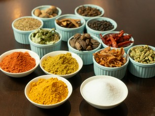 料理に深い奥行きと独自の個性を加えるスパイス