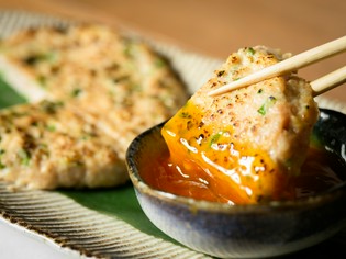 ピリッと爽やかな辛味が特徴『大判 青南蛮つくね』