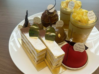 食後・カフェタイムには、人気店のスイーツを『Vent Agreableのケーキ』