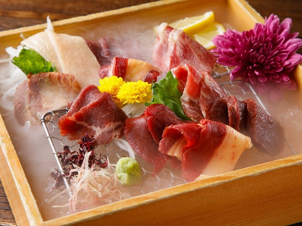 馬刺し極み10種盛り