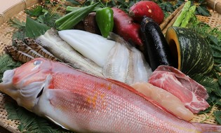 福岡を中心に、各地より選び抜かれた食材が彩る今宵のコース