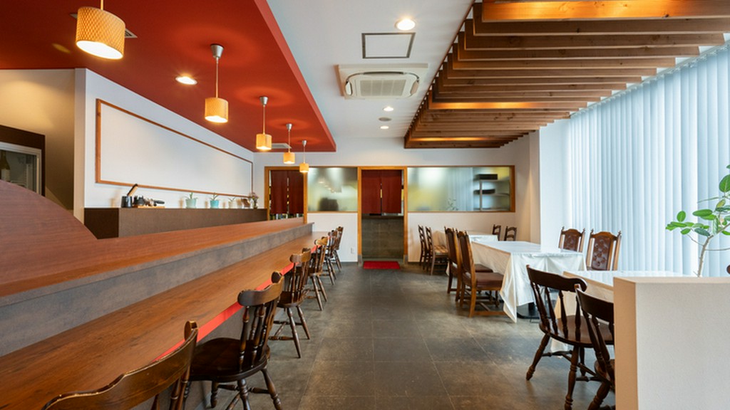 パートナーとの食事にも最適。個性豊かなメニューも見どころ