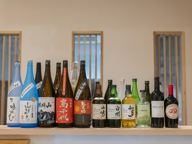 地酒や焼酎が料理のおいしさを際立たせる