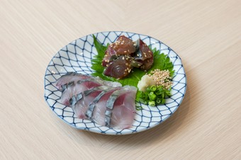 ご予約制の贅沢な一品。前日までの予約制で提供される『長崎五島の活鯖』