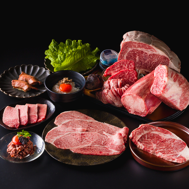 <All-you-can-eat premium beef tongue & fillet> All items available - the ultimate in quality. Rare Wagyu beef fillet and skirt steak. Wagyu beef sushi and yukhoe (Korean raw beef dish).