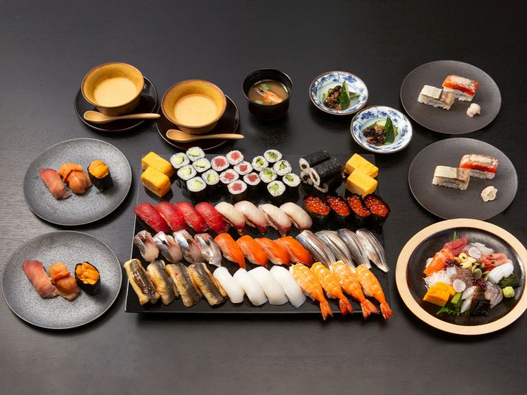 たっぷりお腹を満たす。毎日20種類以上のネタから選べる『60分食べ放題付きコース』