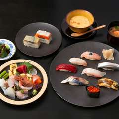 手軽に贅沢を楽しめる『お好み寿司8貫＋押し寿司2貫コース』