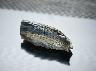 光り輝く粋なひと口『小肌の握り』