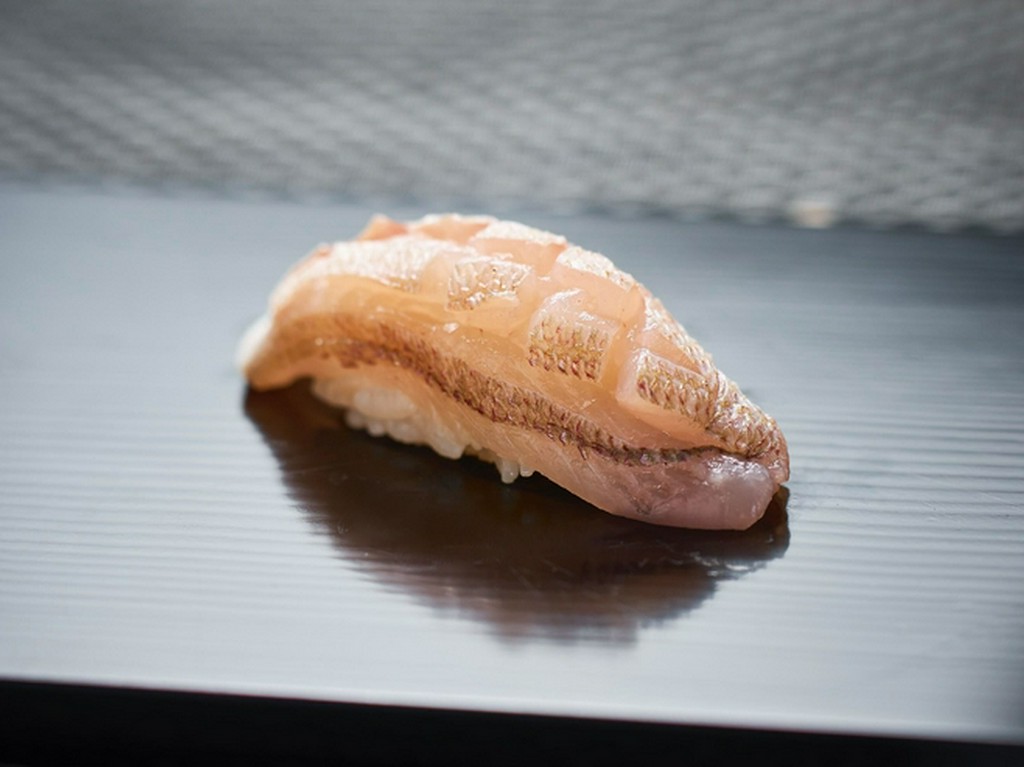 江戸前の丁寧な仕事が光る。淡路春子鯛