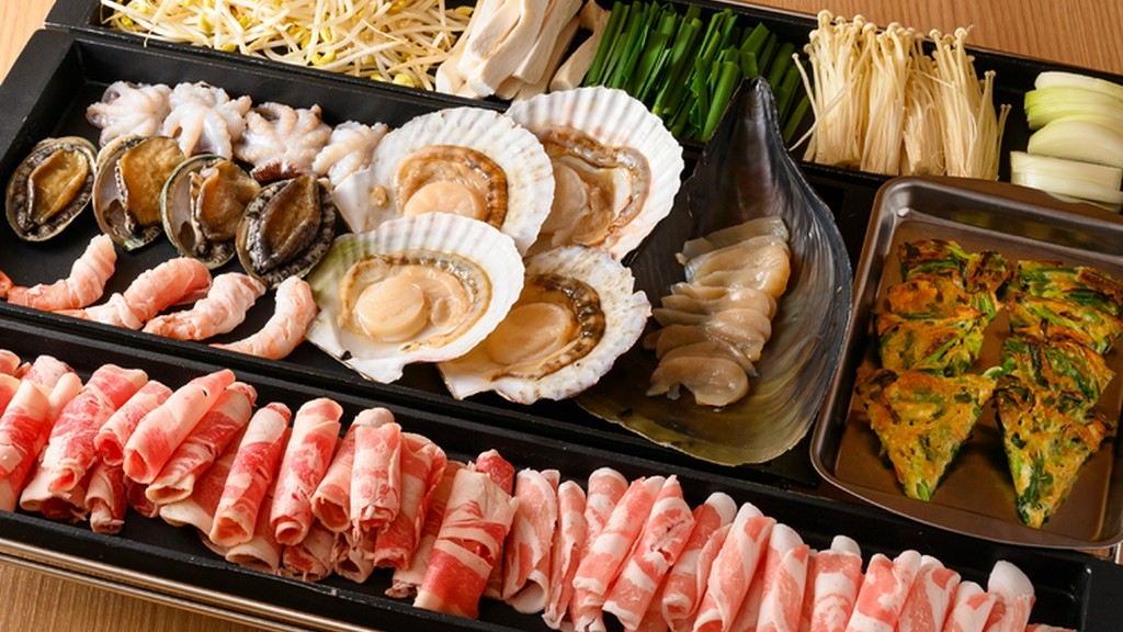 贅沢な一夜を鉄板で。多彩な味を満喫できる『オマカセコース』